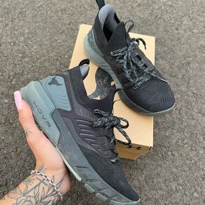 Under Armour project rock 3